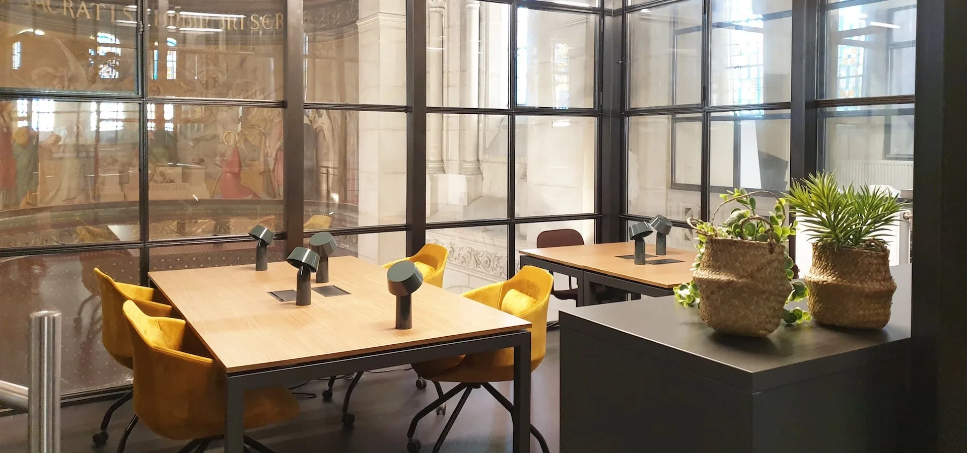 Salle de CODIR à Nantes : salle de réunion en étage, sous la voûte de la chapelle